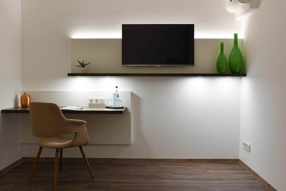 Desk, blackout drapes, soundproofing, cribs (surcharge)