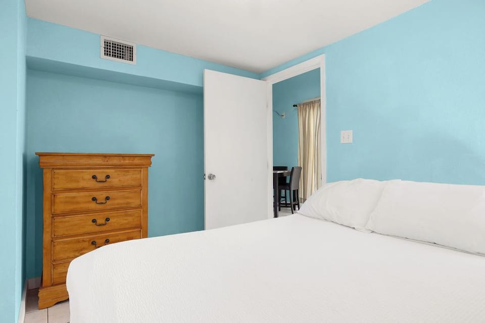 Condo, Patio | WiFi (free)