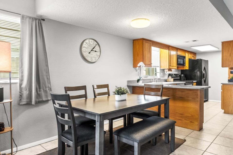 Villa (2 Bedrooms) | Dining
