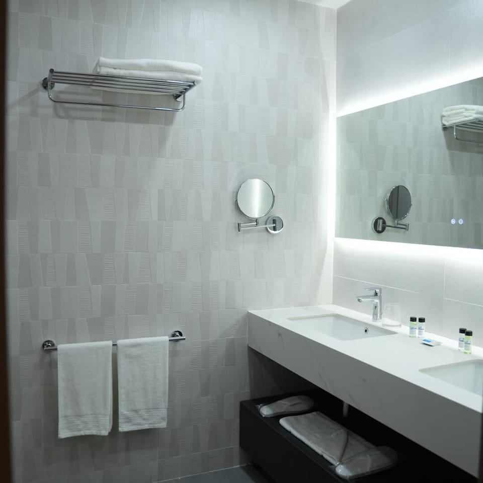 Double or Twin Room | Bathroom | Shower, free toiletries, hair dryer, towels