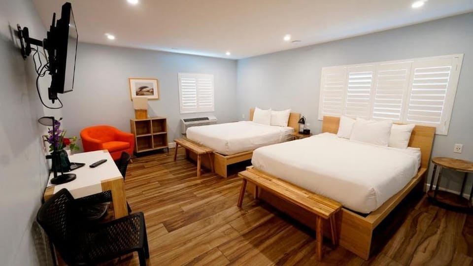 Deluxe Double Room, 2 Queen Beds, Non Smoking | 1 bedroom, premium bedding, desk, soundproofing