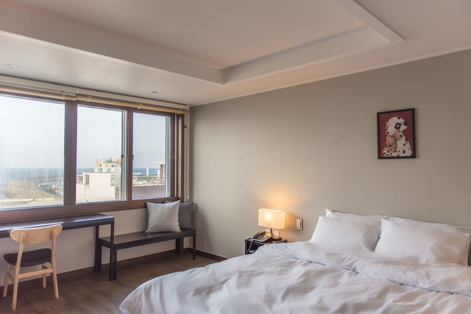 Deluxe Double Room | Desk, free WiFi