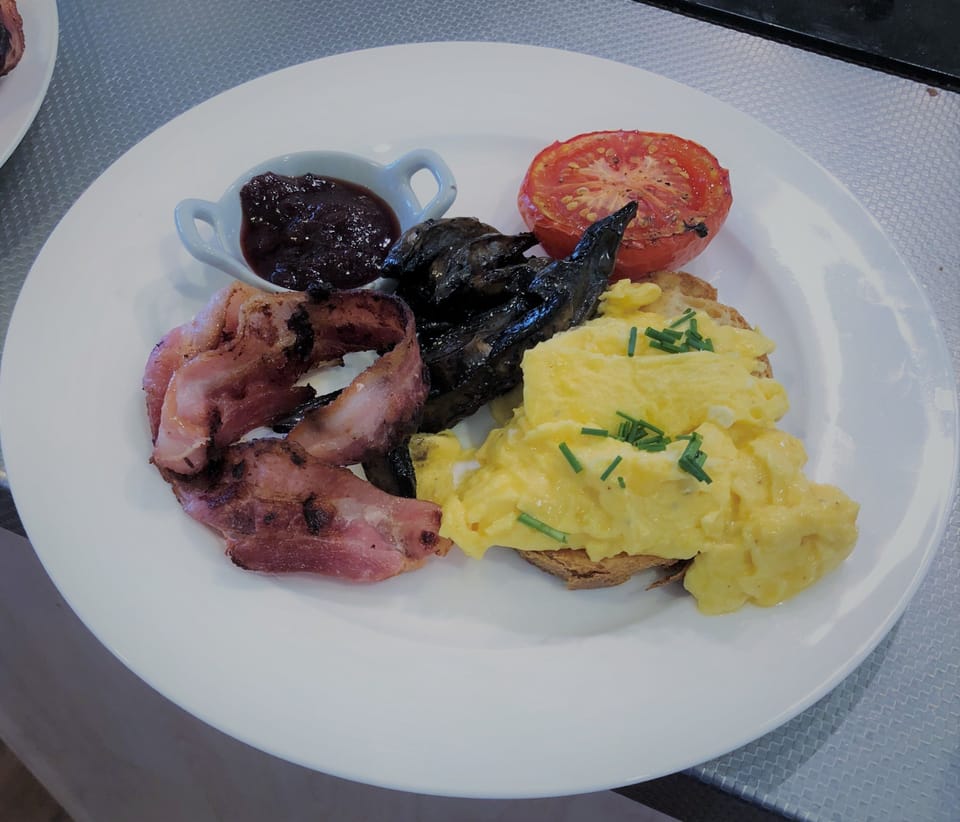 Free daily cooked-to-order breakfast