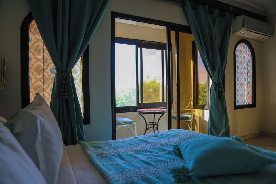Junior Suite | Minibar, blackout drapes, iron/ironing board, bed sheets