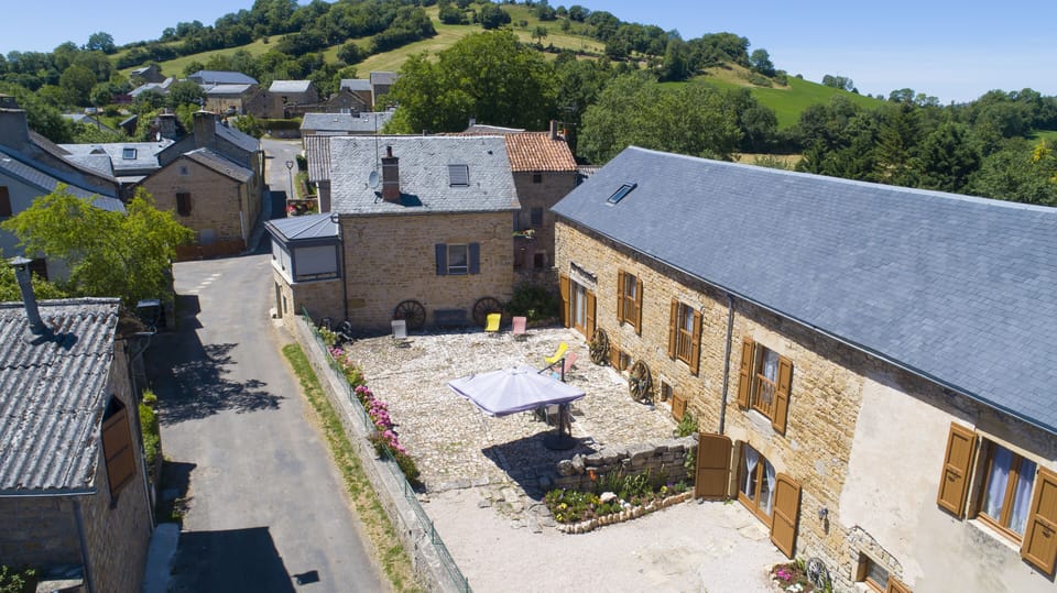 Chambres d'hôtes - Entre Dolmens et Fontaines Bed and Breakfast in Occitanie