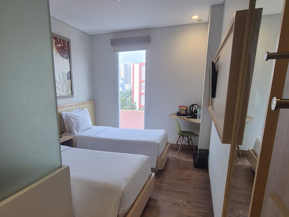 Superior Twin Room | Desk, laptop workspace, WiFi (free)