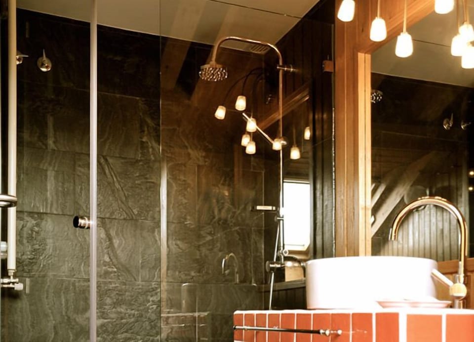 Double or Twin Room | Bathroom | Deep soaking tub, free toiletries, hair dryer, bidet