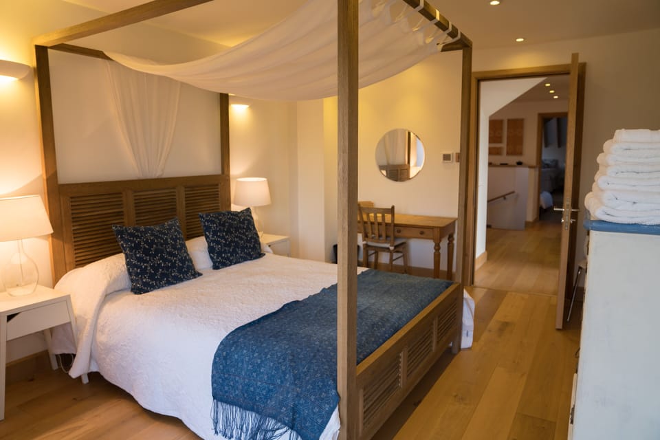 Superior Double Room, Ensuite, Garden View (Four Poster Bed ) | 1 bedroom, WiFi
