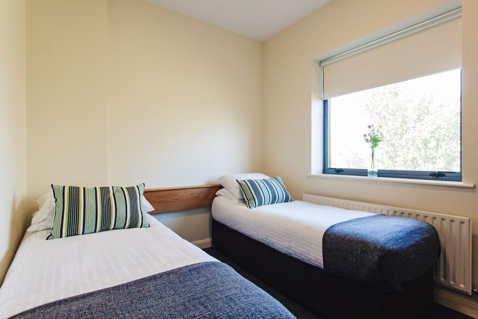 Desk, soundproofing, iron/ironing board, free WiFi