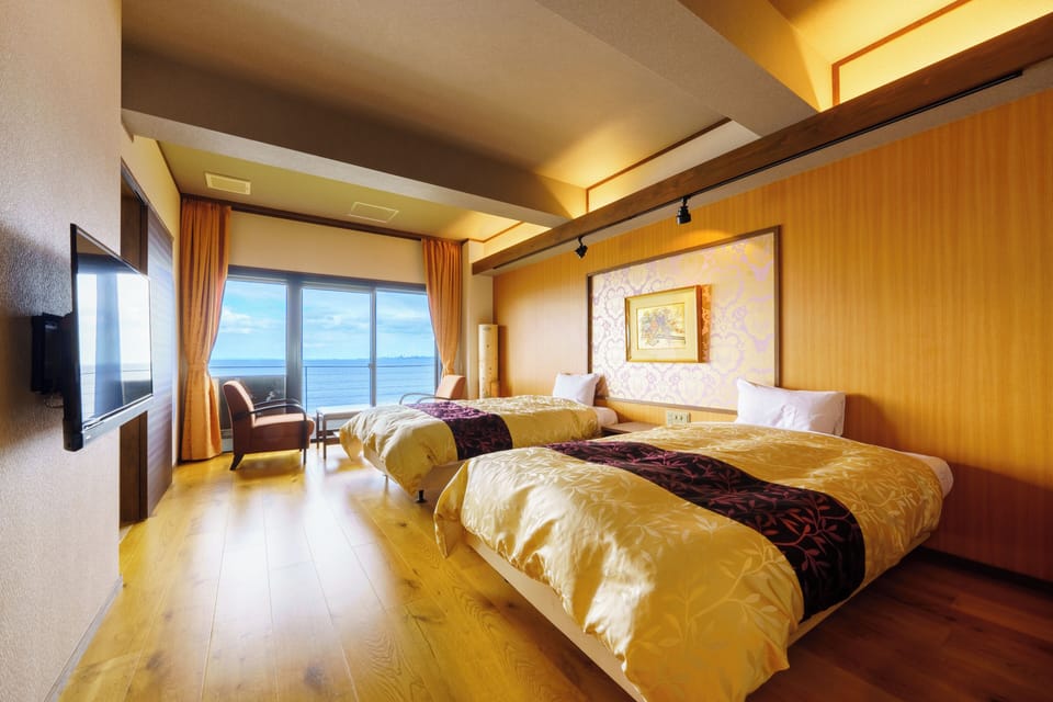 In-room safe, WiFi (free)