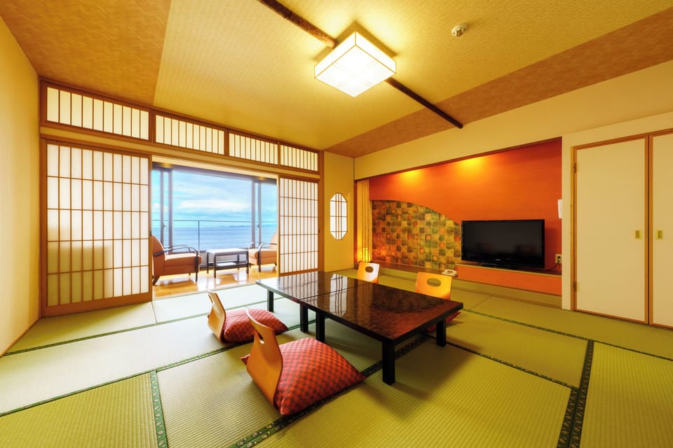 In-room safe, WiFi (free)