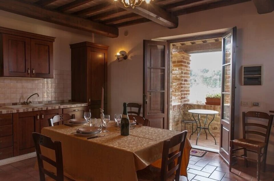 Apartment, 2 Bedrooms | In-room dining