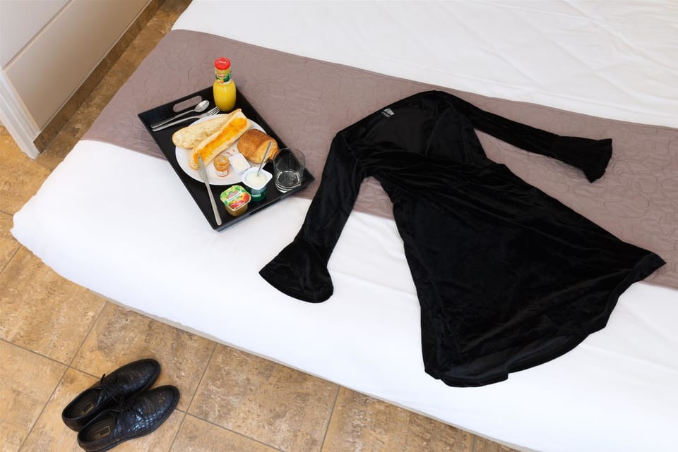 Superior Double Room | Desk, soundproofing, iron/ironing board, free WiFi