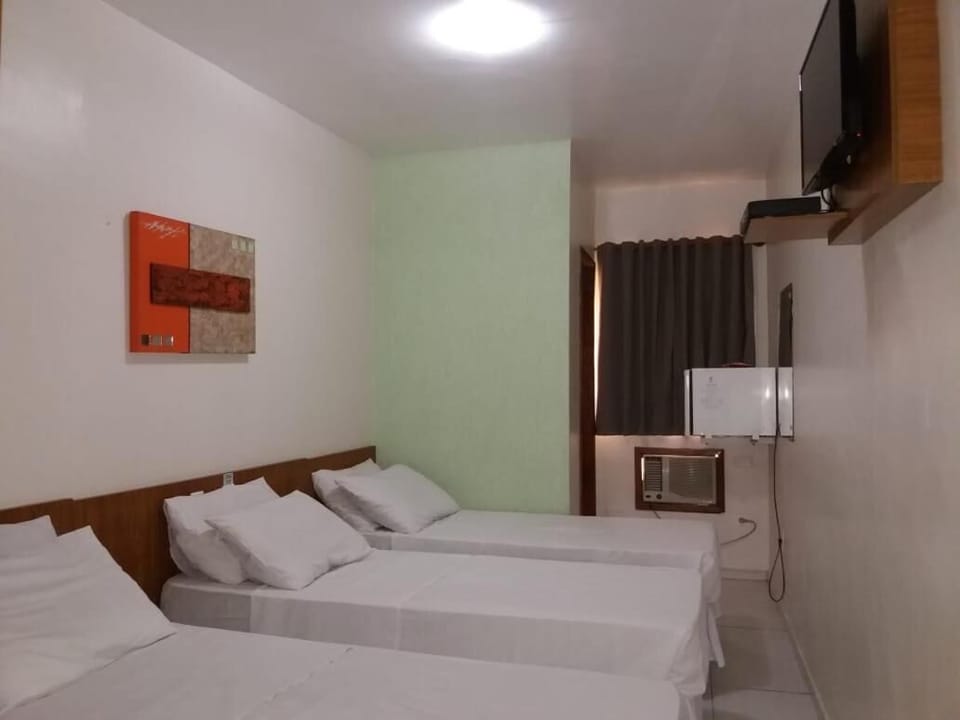 Minibar, free WiFi, bed sheets