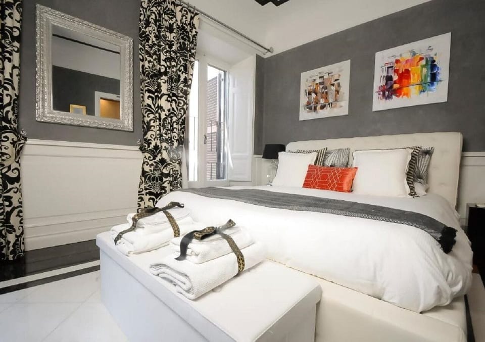 Junior Suite, City View | Premium bedding, minibar, in-room safe, desk