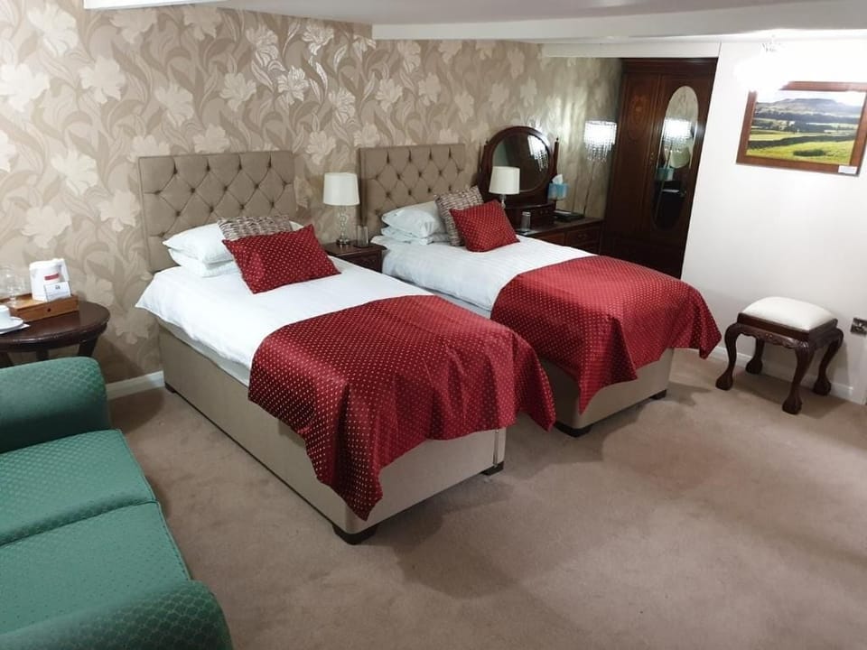 WiFi (free), bed sheets