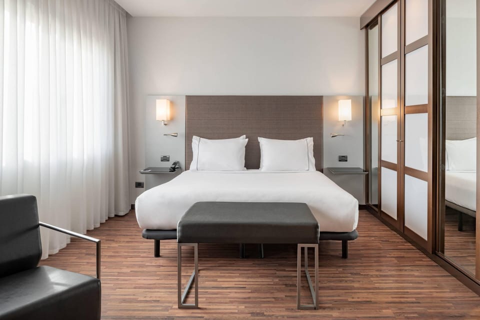 Minibar, in-room safe, desk, soundproofing