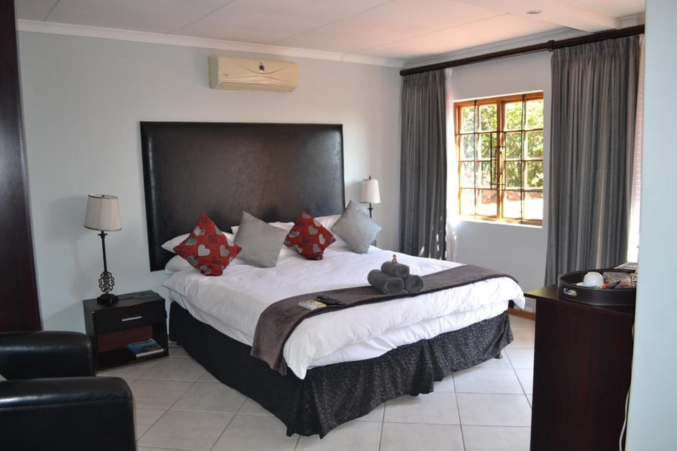 Minibar, in-room safe, desk, soundproofing