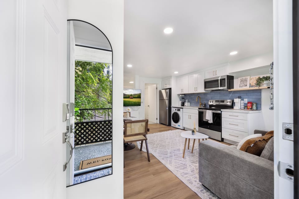 Comfort Apartment, 1 Queen Bed, Non Smoking, Kitchen | Interior