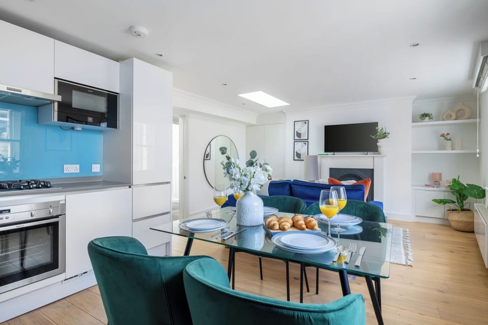 City Apartment, 1 Double Bed with Sofa bed, Non Smoking, City View | Private kitchen | Espresso maker, coffee/tea maker, electric kettle, highchair