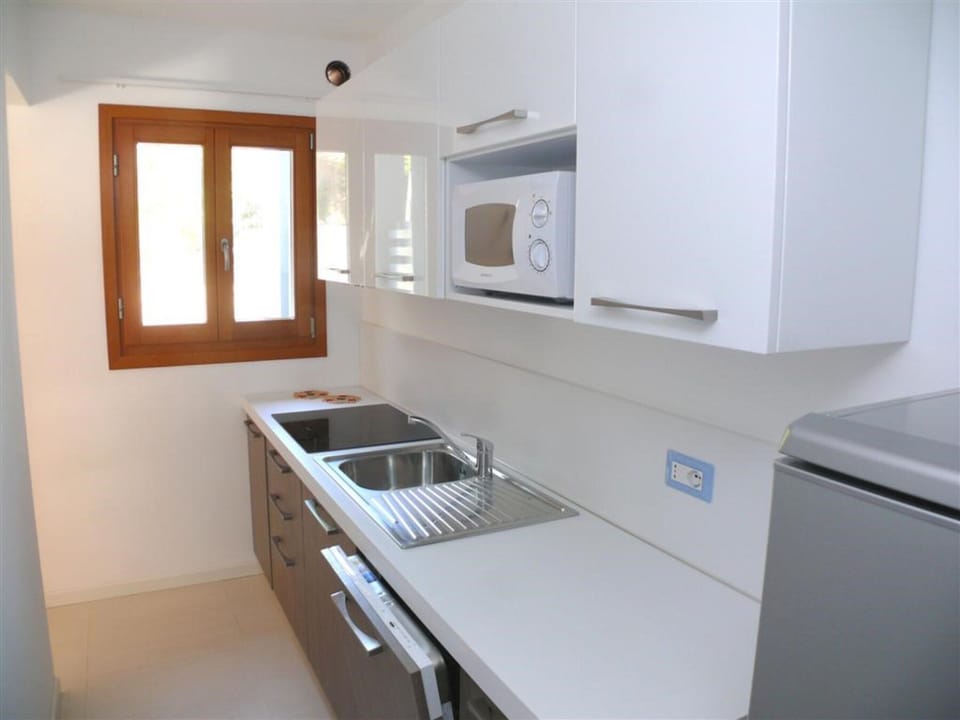 Apartment, 3 Bedrooms, Balcony, Garden View | Interior