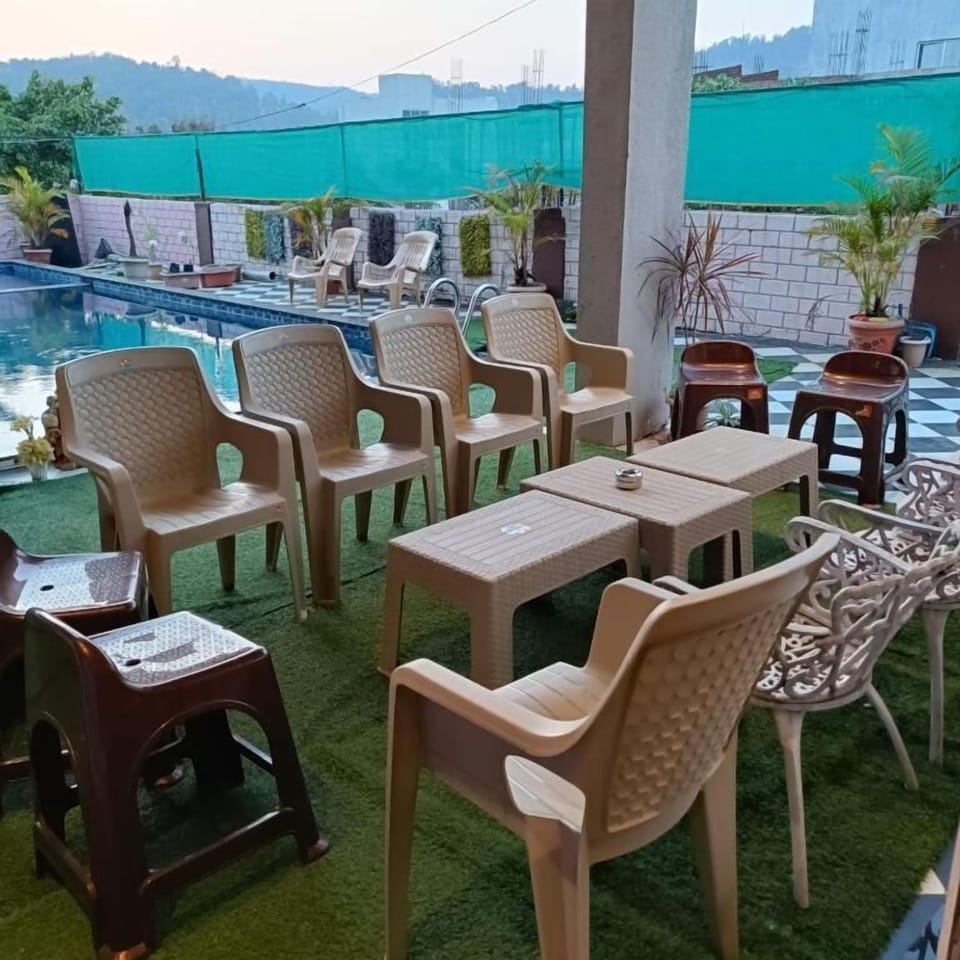 Apartment, 6 Bedrooms, Accessible, Private Pool | Lounge