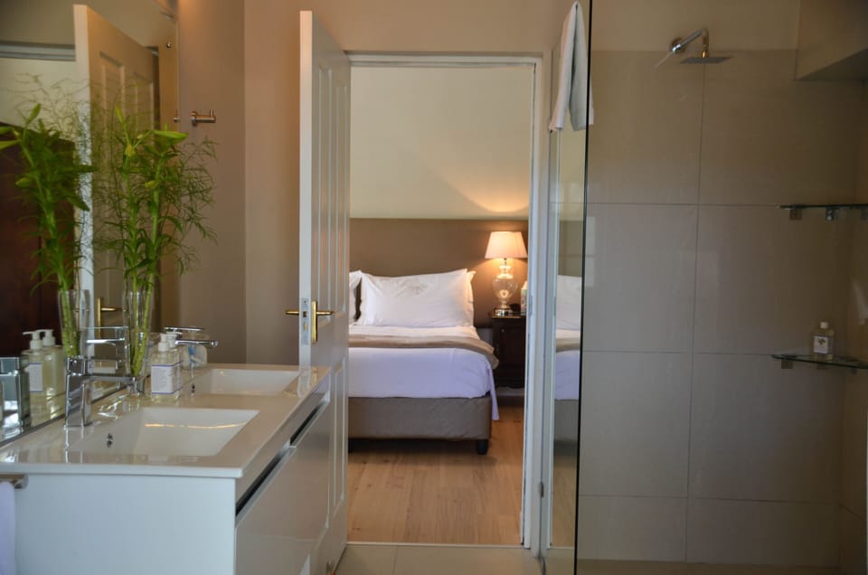 Twin Room 01 | Bathroom | Free toiletries, hair dryer, towels, soap