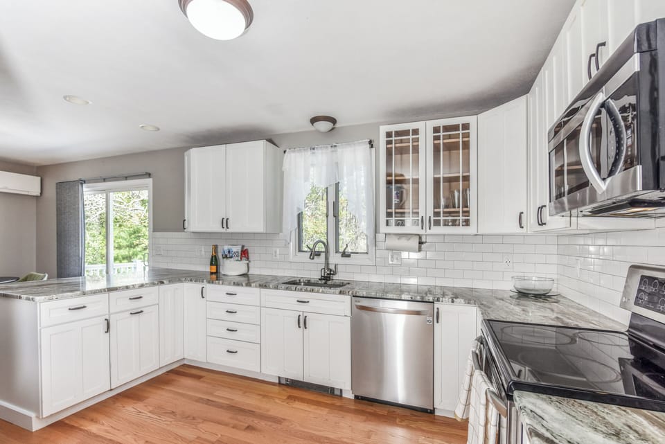 House, Balcony, Garden View | Private kitchen