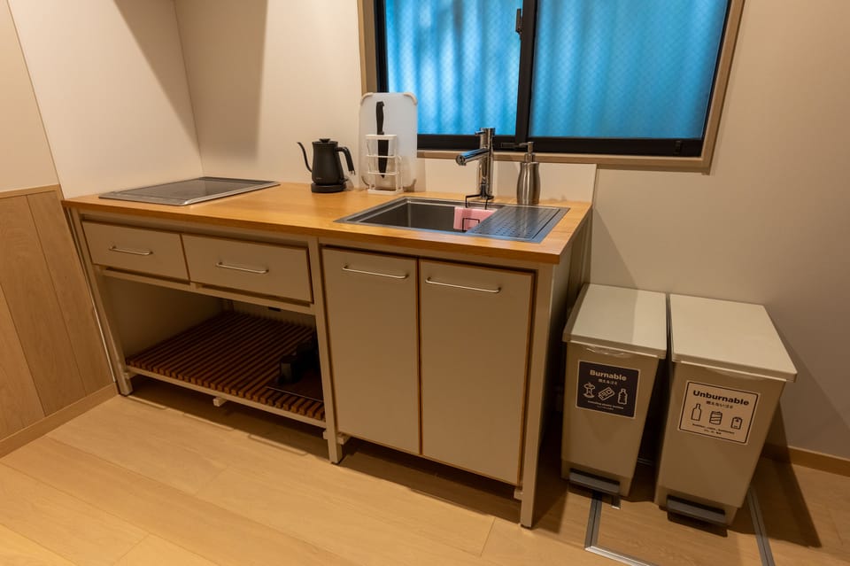 Villa | Private kitchen | Full-size fridge, microwave, cookware/dishes/utensils