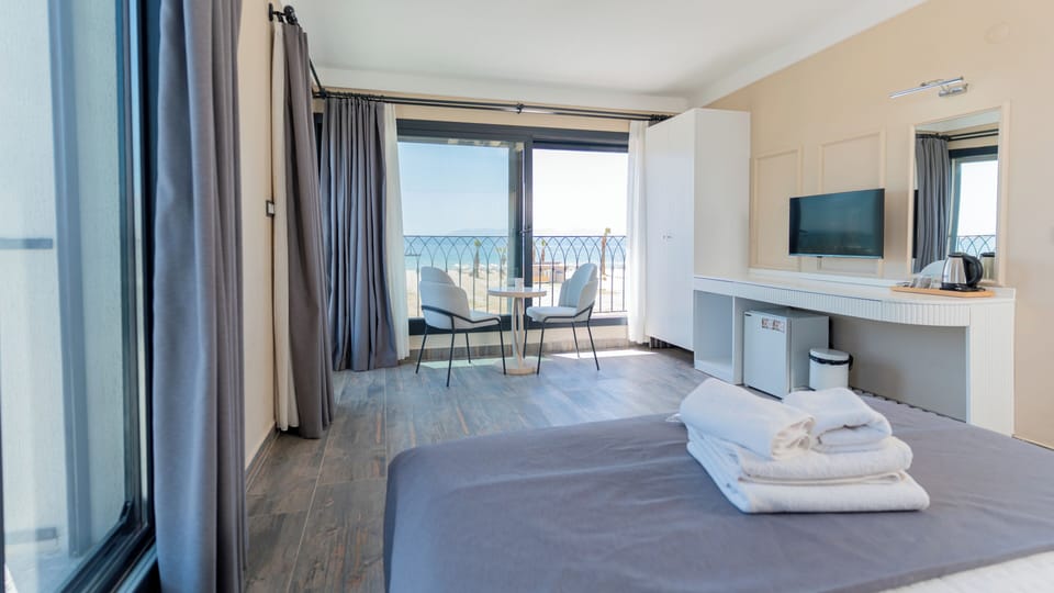 Standard Room, Sea View | In-room safe, free WiFi, bed sheets