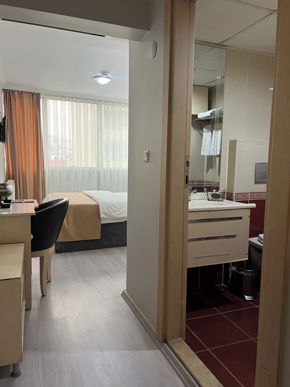 Standard Room | Desk, free WiFi, bed sheets