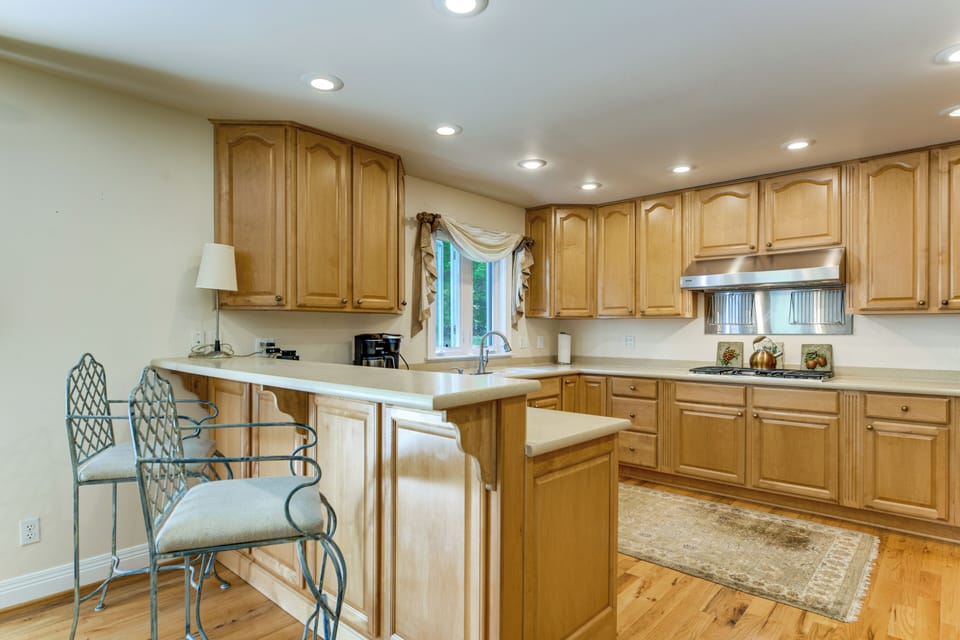House (6 Bedrooms) | Interior