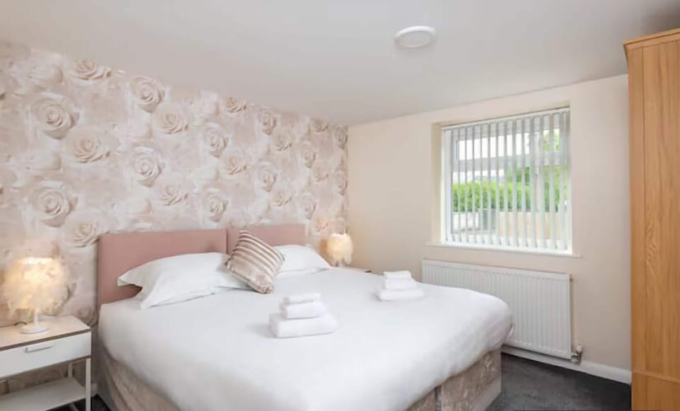 Double Room | Private kitchen | Full-size fridge, microwave