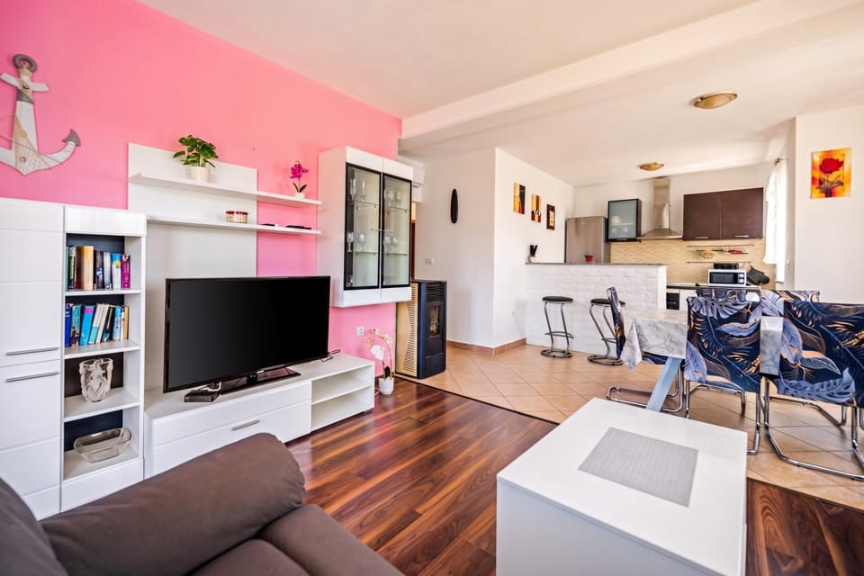 Standard House, 4 Bedrooms, Microwave (Istrian Villa Stella for 8: Pool &) | Living area