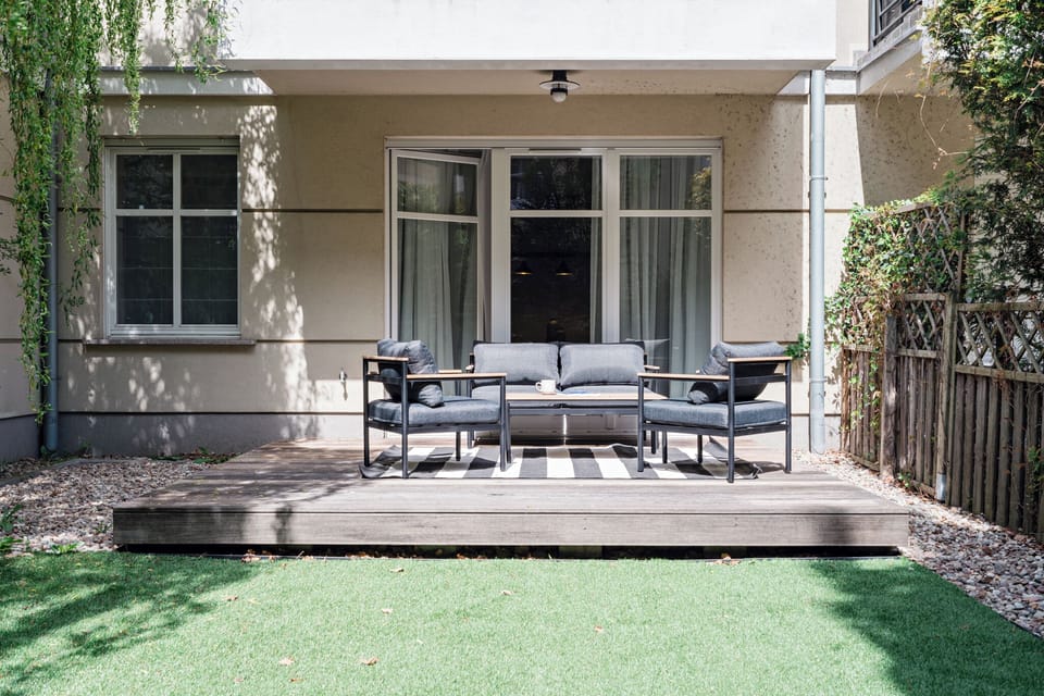 Family Apartment, 2 Bedrooms, Courtyard View | Terrace/patio