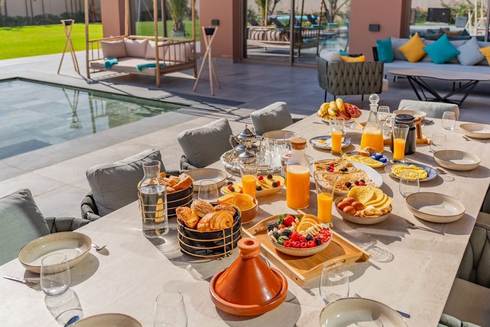 Luxury Villa, Garden View | Outdoor dining