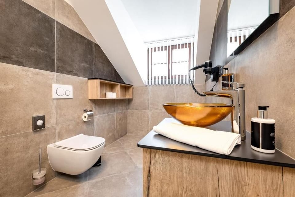 Superior Double Room | Bathroom
