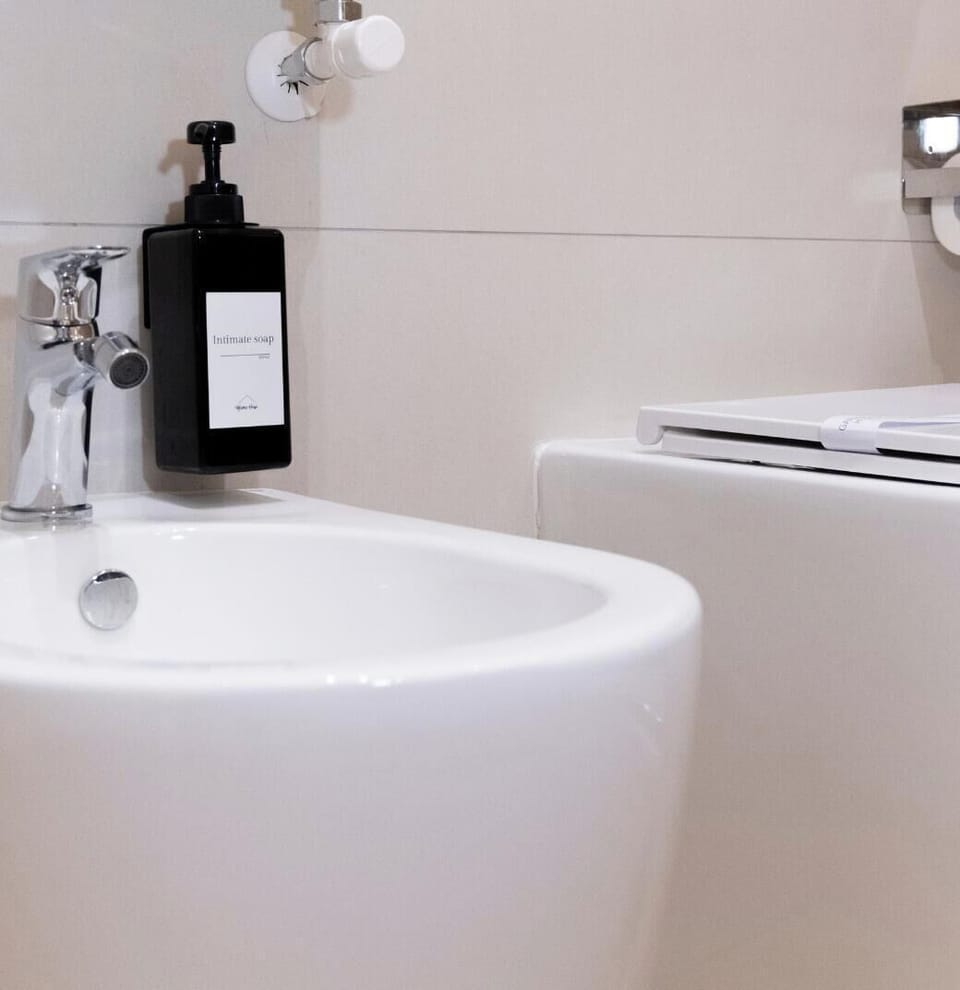 Basic Double Room, City View | Bathroom