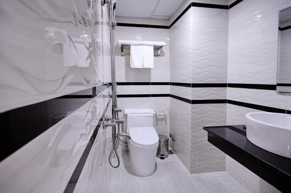 Slippers, bidet