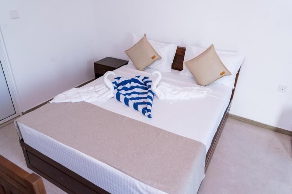 Deluxe Double Room, Garden View | Laptop workspace