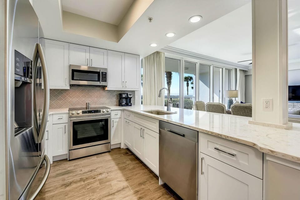 Condo, Multiple Beds (Silver Beach Towers 102W- Southern He) | Private kitchen
