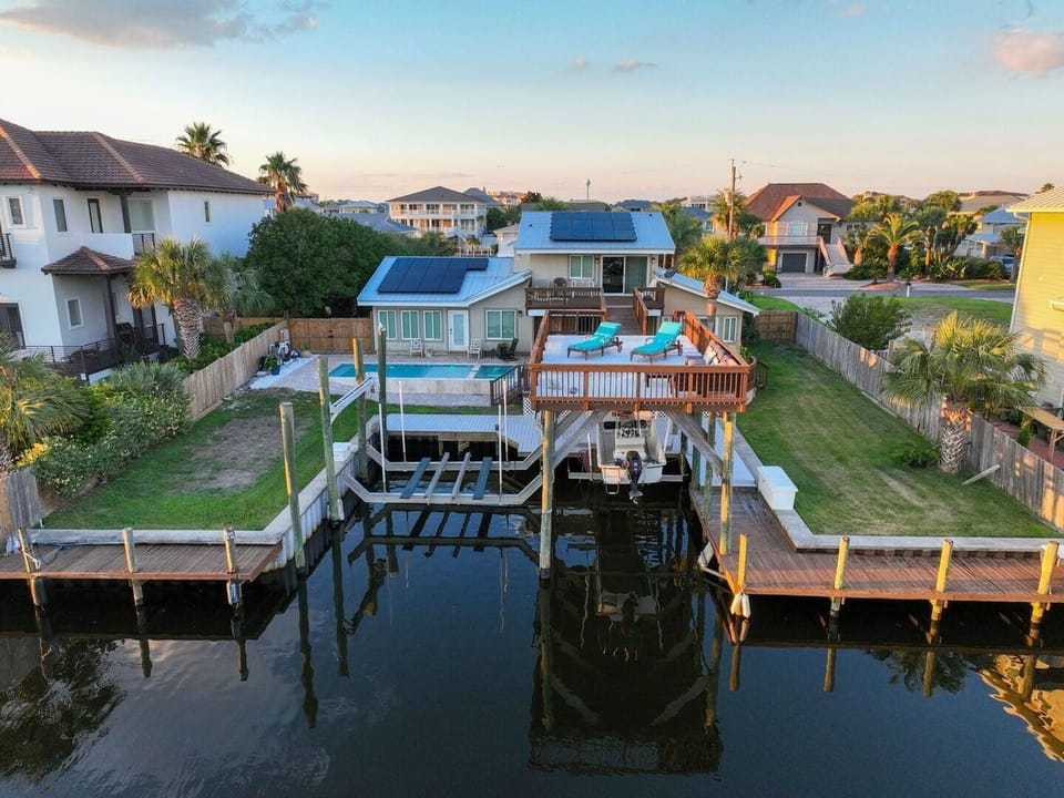 House, Multiple Beds (Yellow Fin Place) | Exterior