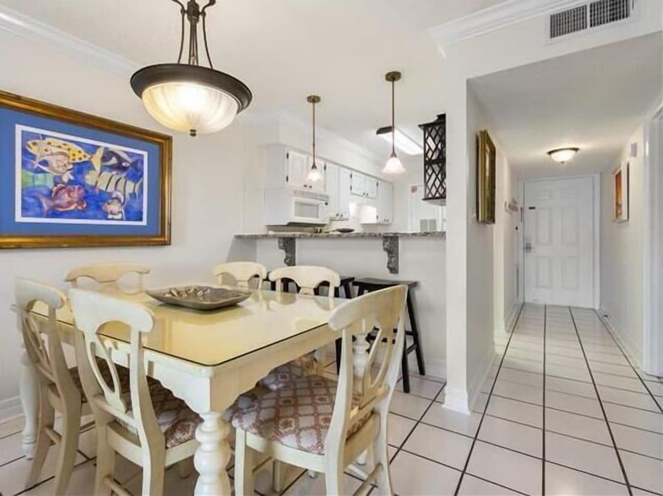 Condo, Multiple Beds (Tradewinds Condominium #2) | Dining
