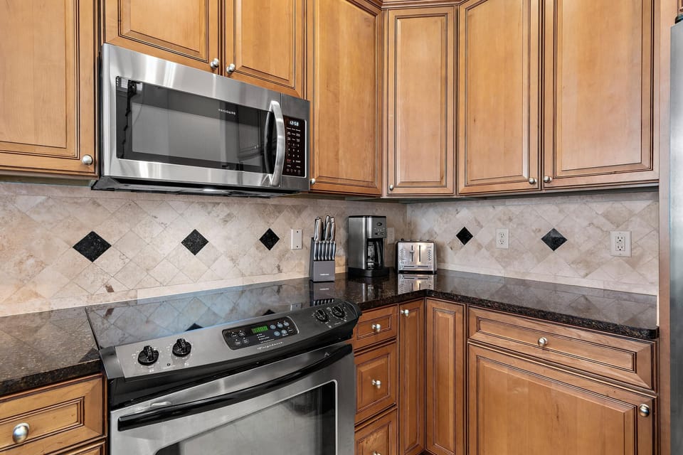 House, Multiple Beds (Sugar Sands) | Private kitchen | Oven, toaster