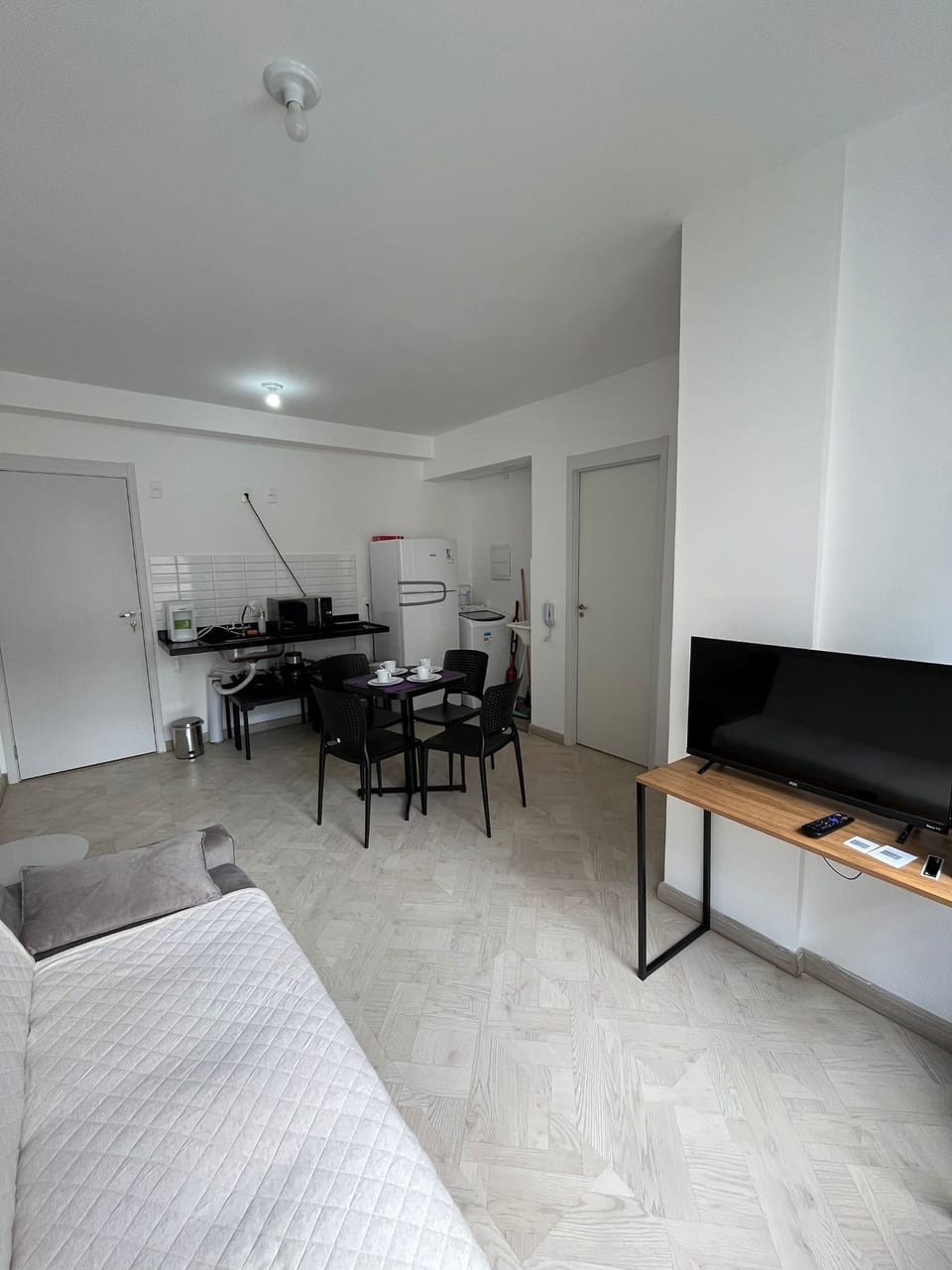 Apartment | Living area | TV