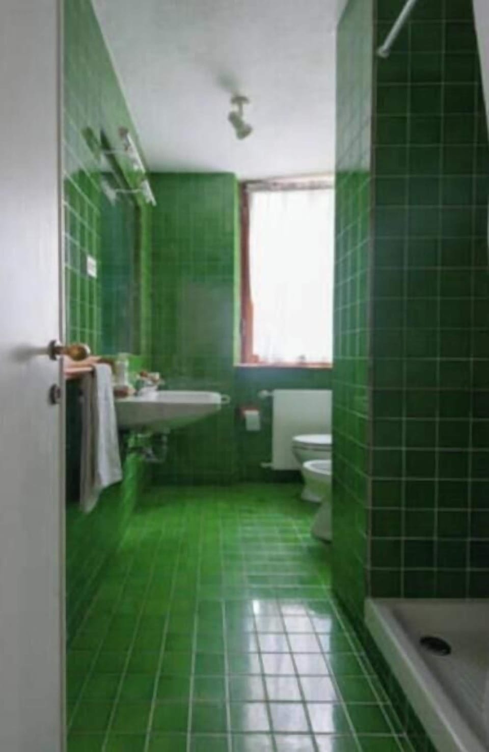 Basic Double or Twin Room, Partial Sea View | Bathroom | Free toiletries, hair dryer, bathrobes, slippers