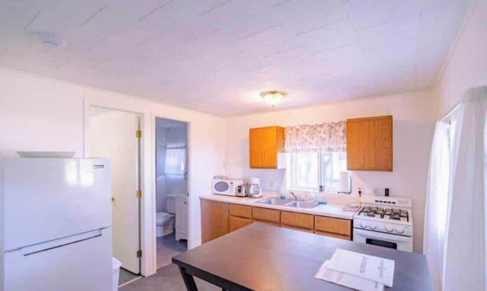 Classic Cabin, 2 Bedrooms, Garden View | Private kitchen | Full-size fridge, oven, stovetop, dishwasher