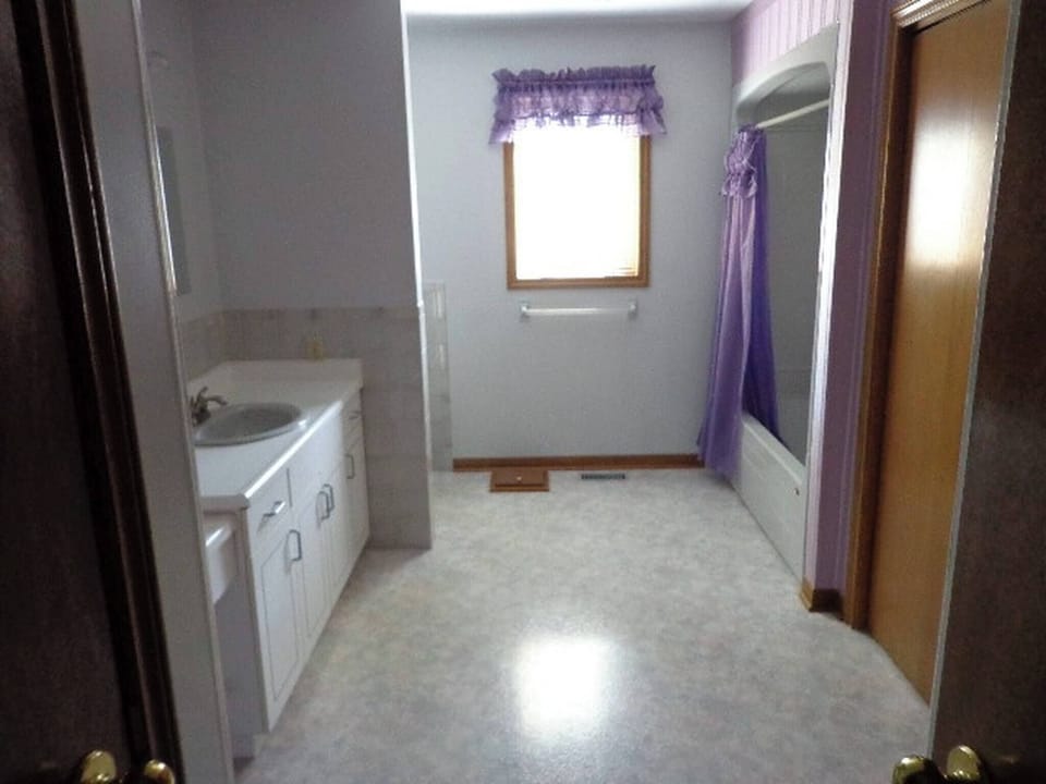 Beautiful Chalet in Erieau for Rent Chalet in Chatham-Kent