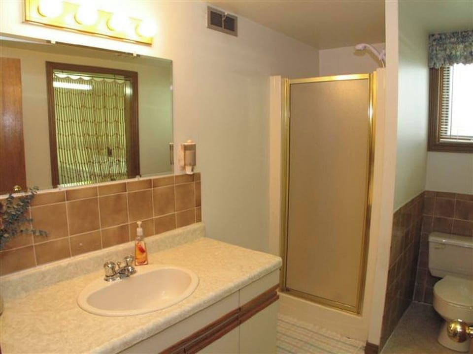 Beautiful Chalet in Erieau for Rent Chalet in Chatham-Kent