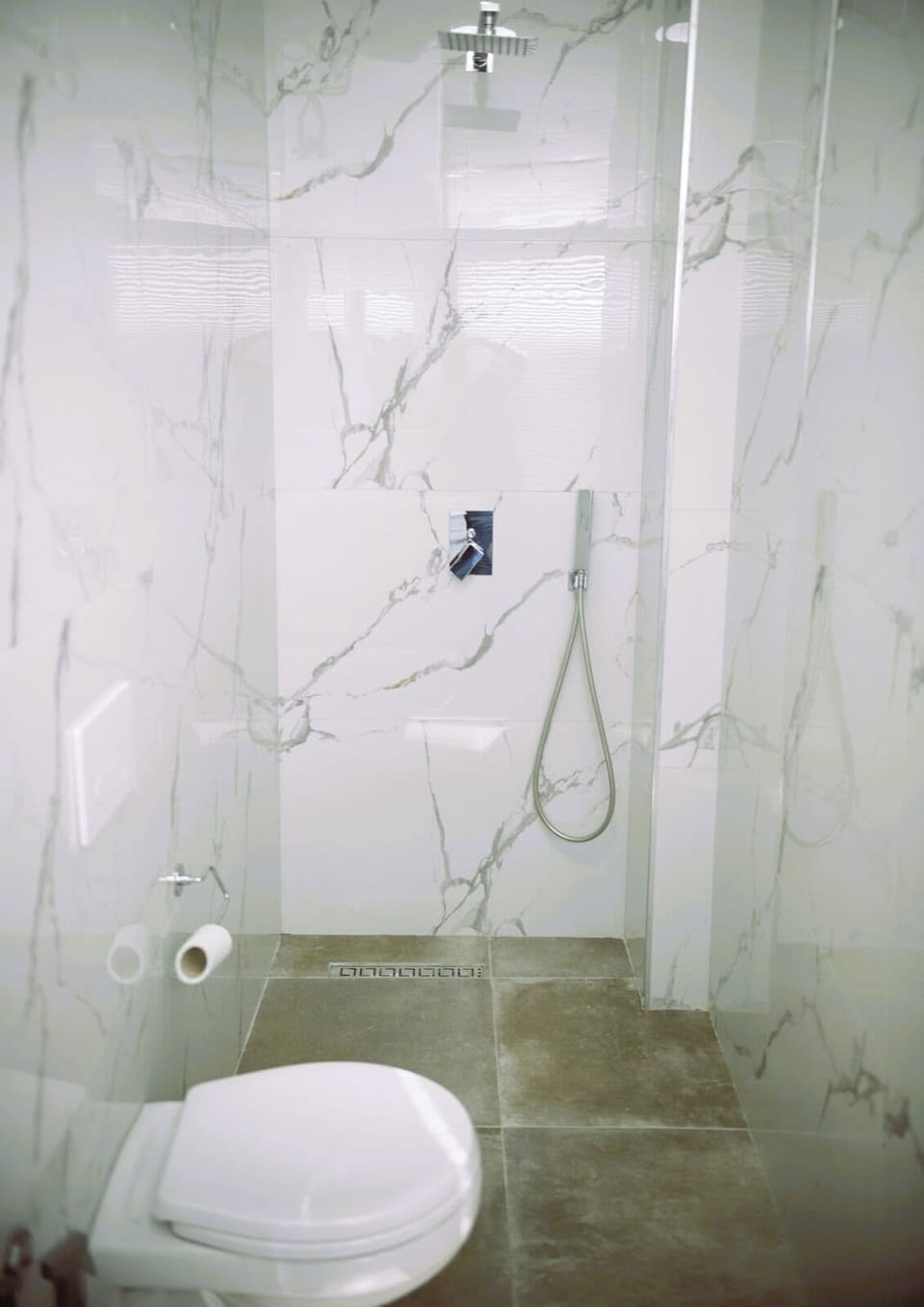 Double Room | Bathroom | Free toiletries, towels, toilet paper